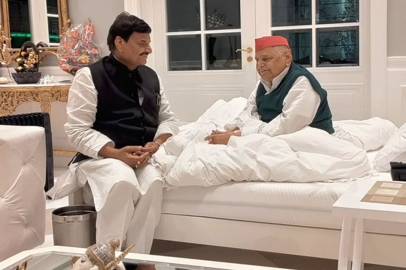 Shivpal gives Akhilesh a week's time to decide