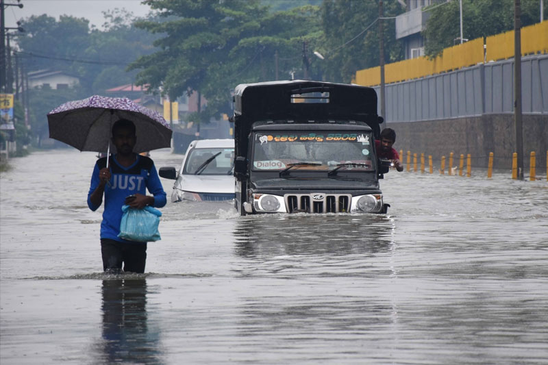 Heavy rain lash Sri Lanka, 6 dead