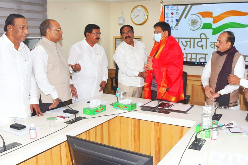 The Centre Union minister for food and PDS Piyush Goyal rejected both these demands and categorically stated that it would not purchase paddy from Telangana.