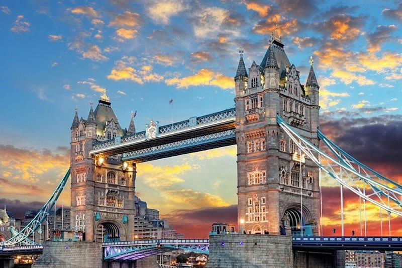 London's famous Tower Bridge wins gold in England tourism awards