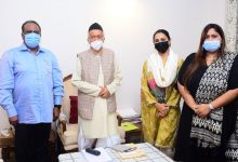 Wankhede's family meets Maha Guv, kin files police complaint against Malik
