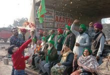 Farmers vacate Delhi borders, start leaving for home