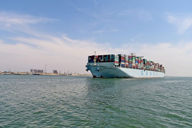 Suez Canal revenue hits record high in 2021