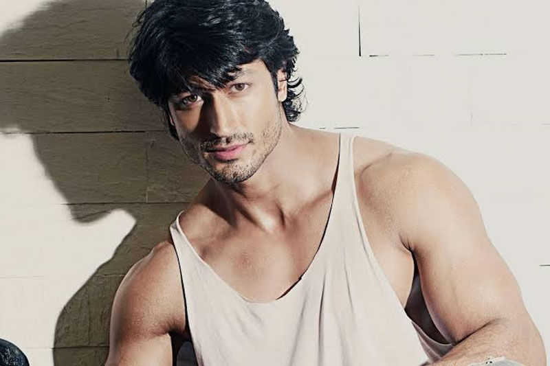 Vidyut Jammwal kickstarts shoot of his debut production 'IB 71'