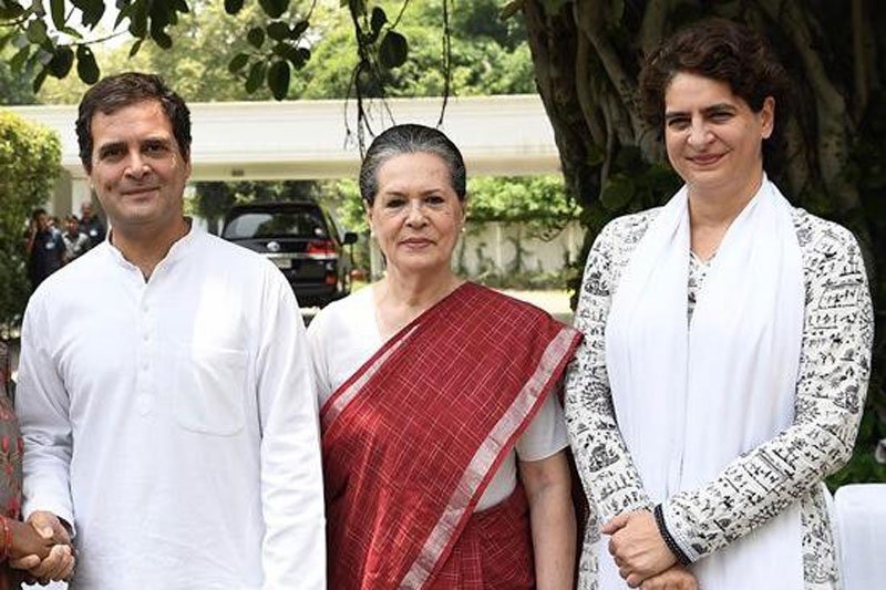 Without Gandhi family, Cong & democracy will weaken: Anil Shastri