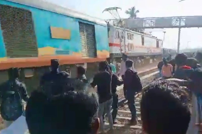 Narrow escape for passengers from being run over by Shatabdi Express, one dead