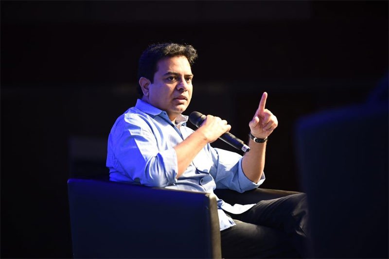 Modi is directly supporting ideology of Godse: KTR