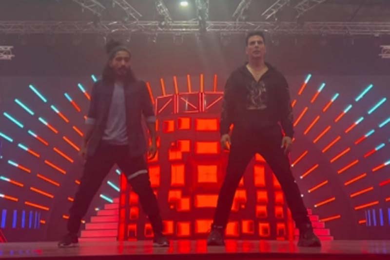 Akshay grooves to 'Main Khiladi Tu Anari' after 28 years for 'Selfiee'