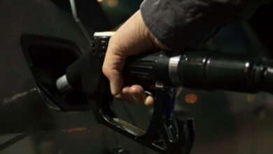 Despite decline in global oil rates, Pak govt raises fuel prices