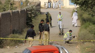 Gunmen kill 2 policemen in Pak guarding polio medics