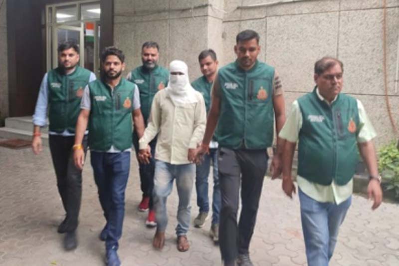 Int'l drugs racket busted in Delhi, heroin worth Rs 20 cr seized