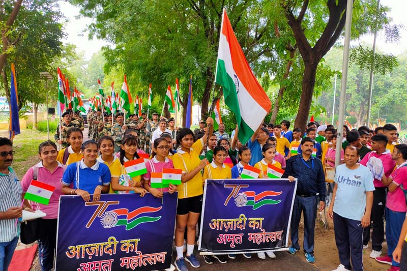 One cr students in Raj likley to create world record by singing patriotic songs
