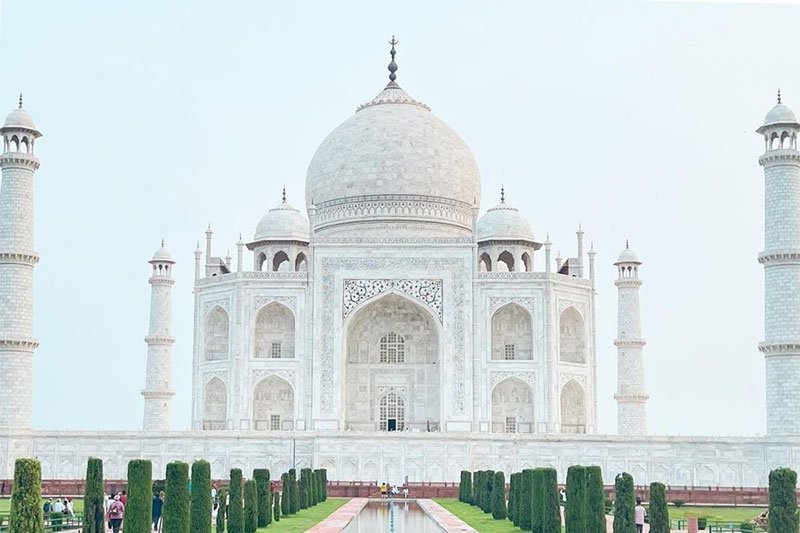 Three held for duping Swiss tourist at Taj Mahal