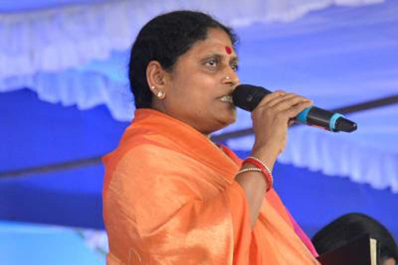 AP CM's mother escapes unhurt in accident