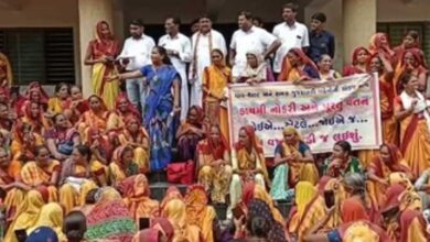 Gujarat: Cong MLA threatens to chop off policemen's fingers if they harrass anganwadi workers