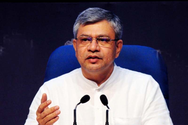 Telecom Minister suggests consultation paper on improving quality of services