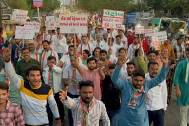 Cong gives bandh call in Gujarat on Saturday, appeals traders to extend support