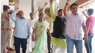 11 Congress MLAs suspended on last day of Gujarat Assembly amid din