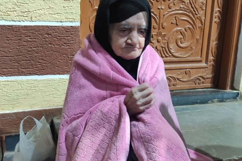 Hyderabad police looking for the relatives of this elderly Muslim woman
