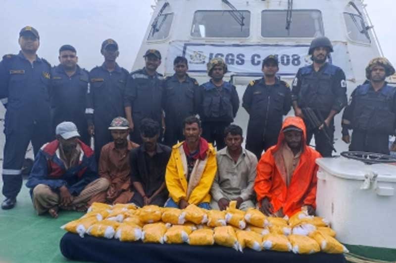Gujarat: Drugs valued at Rs 200 crore seized, six arrested