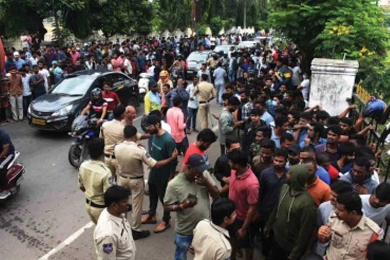 Chaos again at Gymkhana Ground for India-Australia match tickets