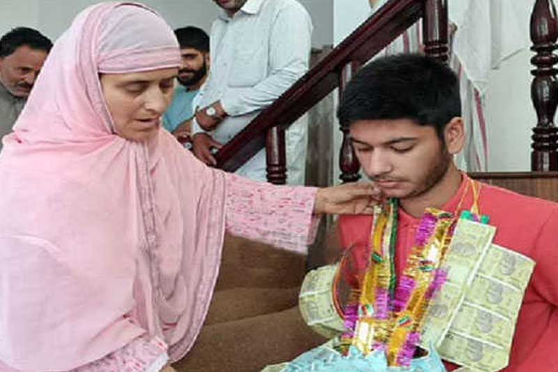 Shopian boy ranks 10th in NEET-UG exam