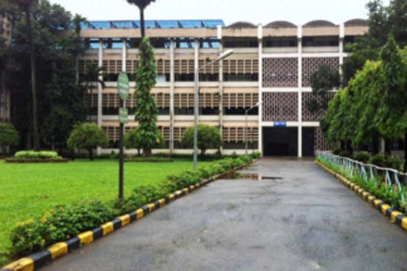 'Peeping Tom' canteen boy held for recording video of IIT Bombay girls