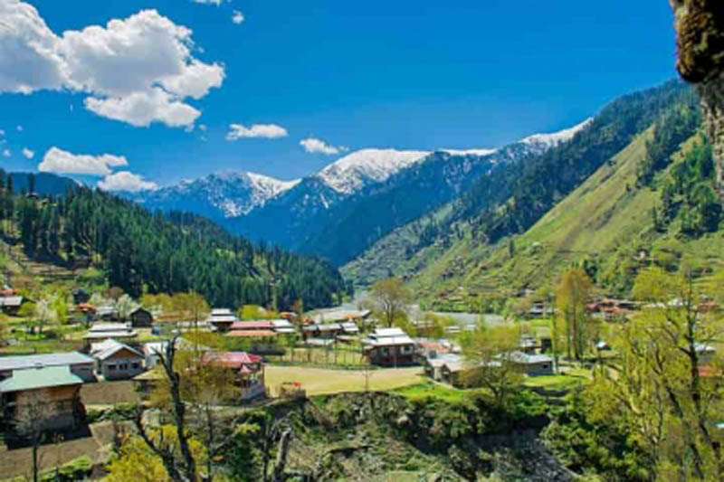Muslims help perform last rites of Hindu neighbour in J&K