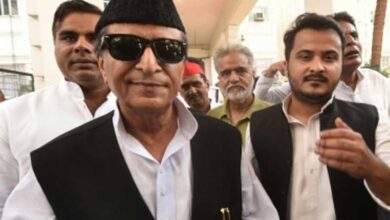 Azam Khan, son return their secutiry to UP govt