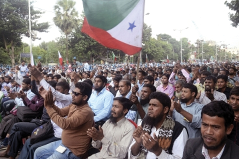 Protests in Kerala as top PFI leaders detained in NIA, ED raids