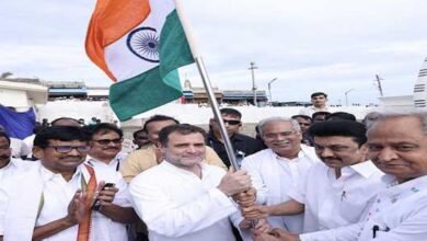 Rahul begins 150-day Bharat Jodo yatra, Stalin flags it off