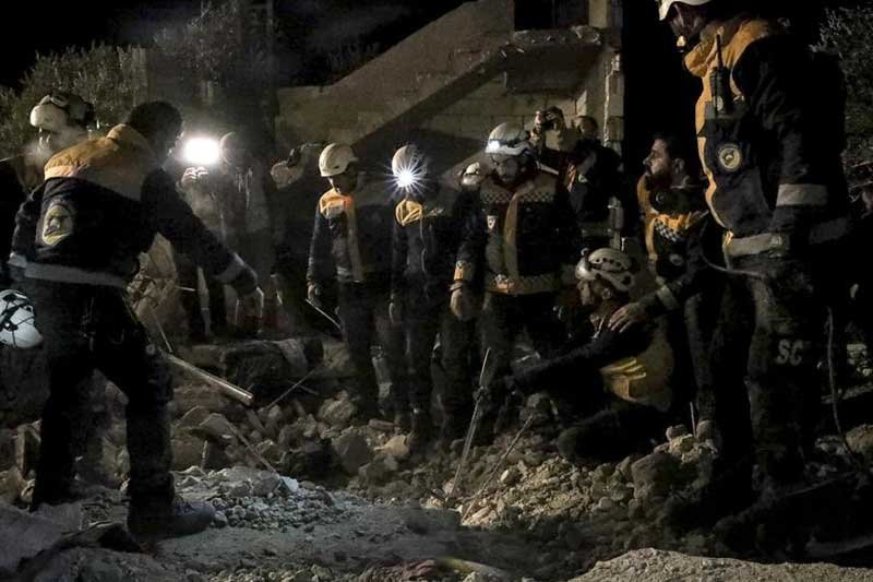 10 killed in Syria building crash