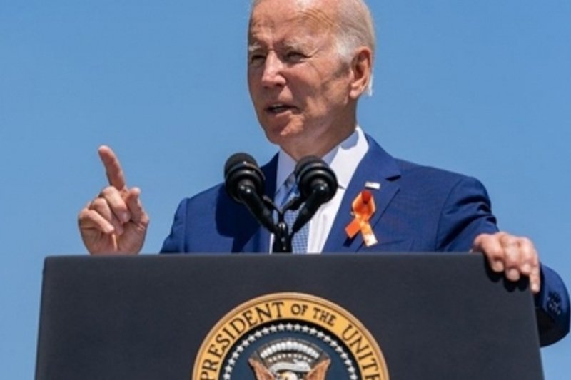 Biden acknowledges geopolitical shifts, says will not seek new Cold War