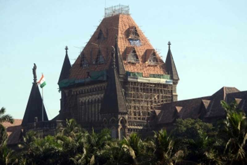 ICICI-Videocon case: Bombay HC grants CBI 3 days to reply on Dhoot's plea