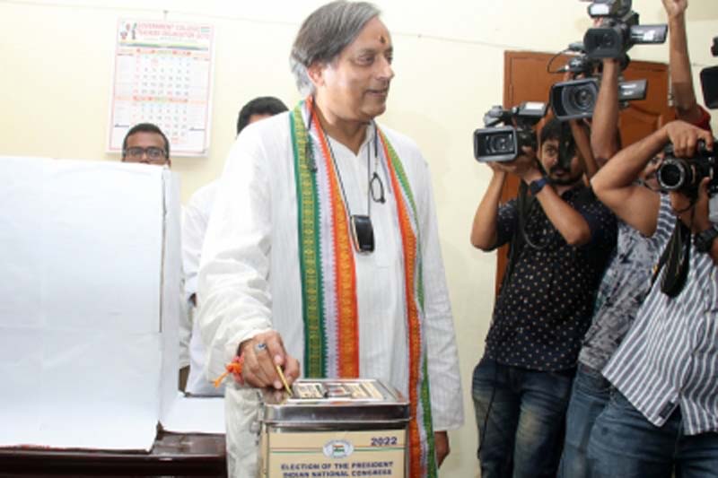 13 out of Kerala's 310 Congress delegates fail to vote in presidential poll