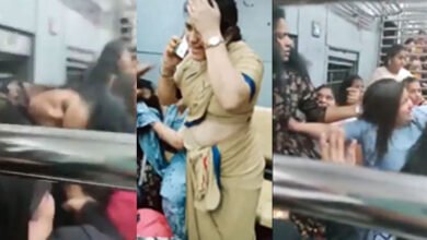 Ladies dangal in Mumbai local train; video went viral