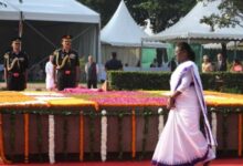 President Murmu pays homage to Mahatma Gandhi, Lal Bahadur Shastri