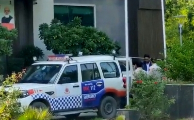 Gujarat police searching for robbers who stole Rs 1 crore worth gadgets from moving truck