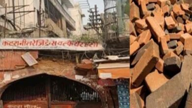 Portion of gateway to iconic 'Katra Neel' in Delhi's Chandni Chowk collapses