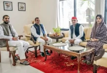 Mainpuri bypoll: Akhilesh, Dimple visit Shivpal for 'blessings'