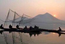 One missing, 2 rescued after boat capsizes in J&K's Wular Lake