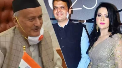 Amruta Fadnavis jumps in to save Governor amid clamour for his ouster