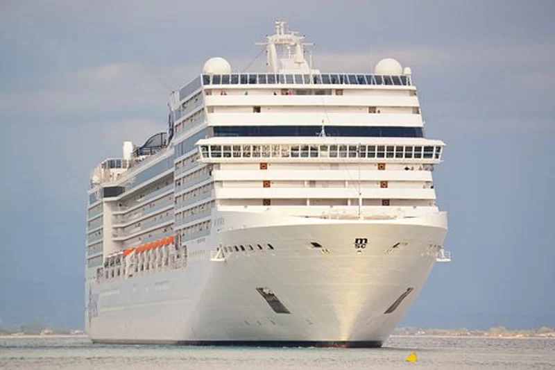 Luxury cruise ship arrives in Colombo with 2,000 tourists