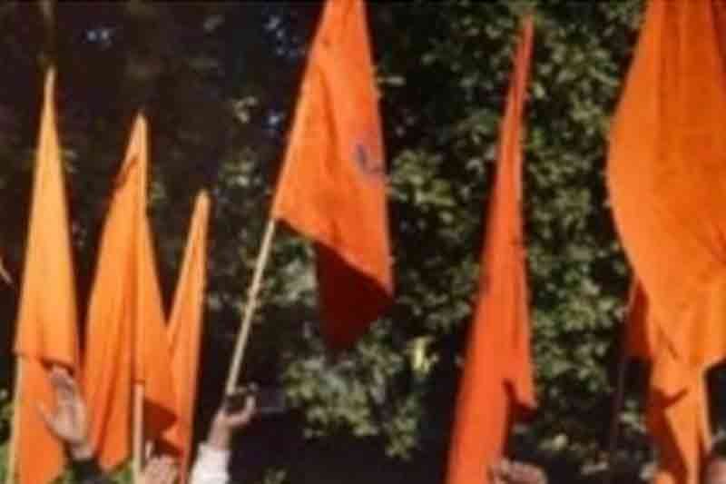 Bajrang Dal activists object to Hindu woman travelling with Muslim man in K'taka