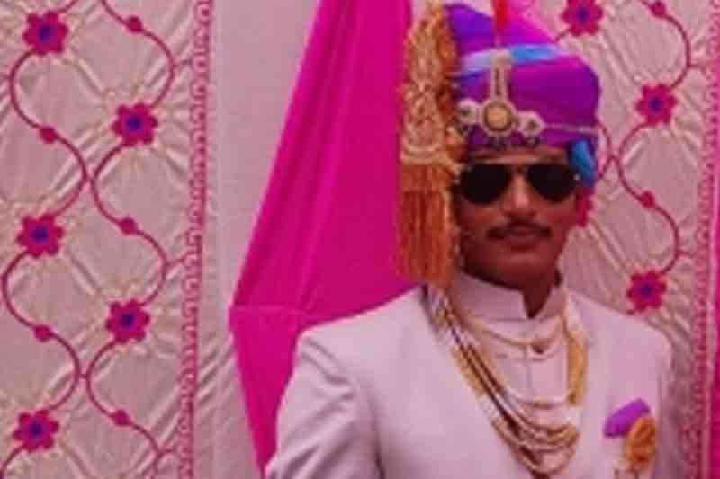 Gujarat poll phase-2: BSF jawan votes first before getting married