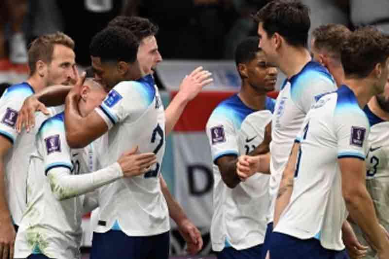 Kane ends Qatar World Cup goal drought as England down Senegal 3-0 to reach quarters