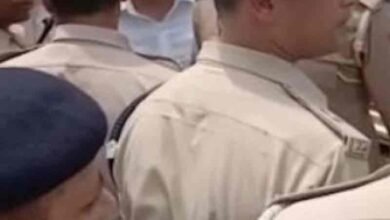 UP: Cops prevent man from ending his life, get rewarded