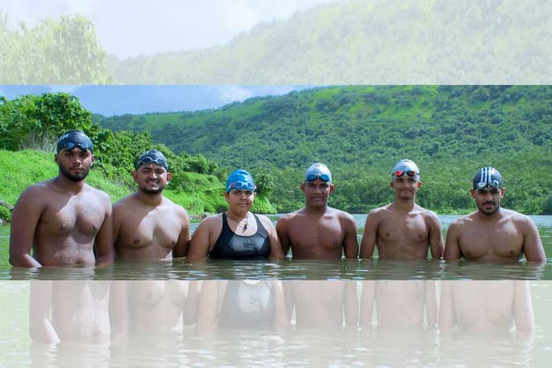 six-swimmers-reach-goa-from-mumbai-aiming-for-guinness-record-the