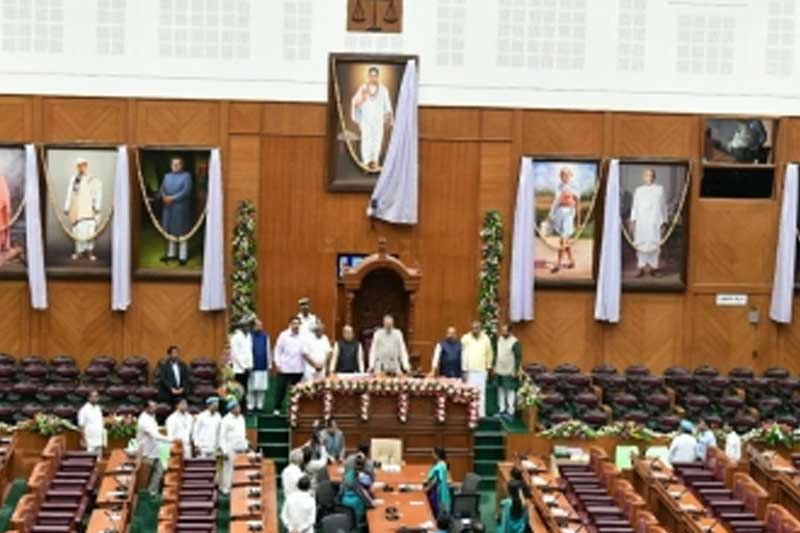 Ruling BJP to install Veer Savarkar's portraits in K'taka schools