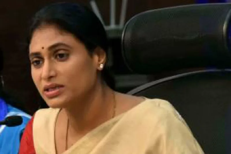 Hyderabad police stops Sharmila from leaving house